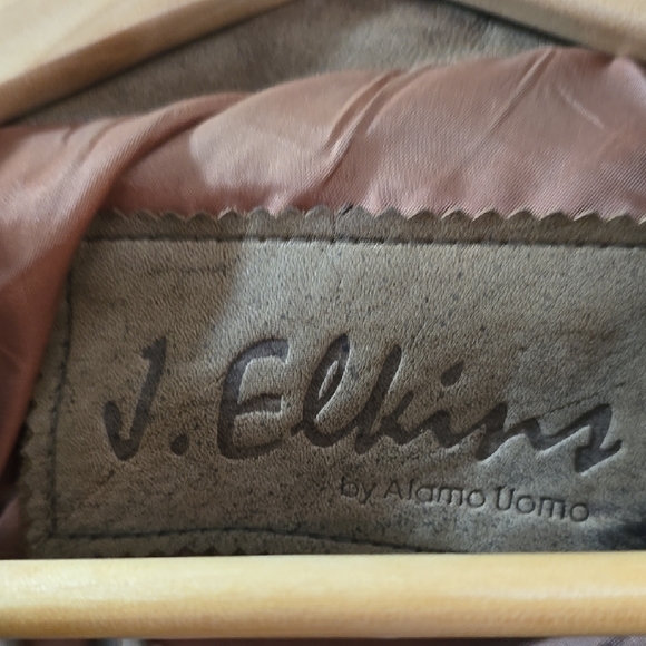 XL Distressed Brown Leather Bomber Jacket - Picture 6 of 13